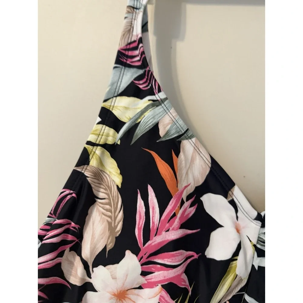 Kona Sol Tankini Swimsuit Top size 2X (20/22) w/Built-in Light Padding - NWT